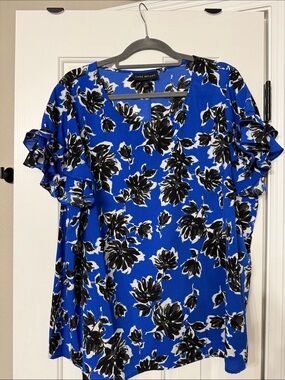 Lane Bryant Royal Blue Black White Floral Ruffle Sleeve Top